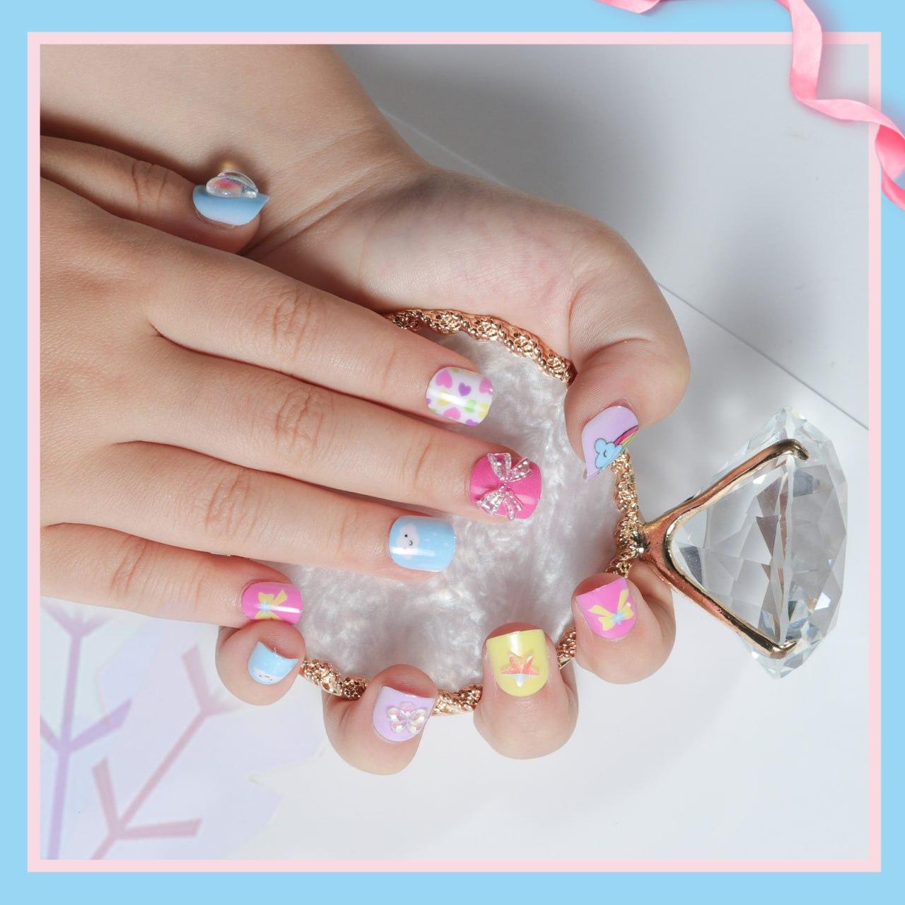 3pcs Cute Self Adhesive Press On Fake Nails with Bracelet for Kids Fashion Pretend Play by WISHLAND